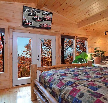 Вилла #820 Honeymoon Hideaway Гатлинбург Экстерьер фото