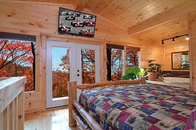 Вилла #820 Honeymoon Hideaway Гатлинбург Экстерьер фото
