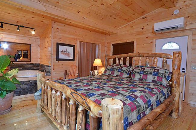 Вилла #820 Honeymoon Hideaway Гатлинбург Экстерьер фото